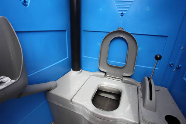 Porta potty delivery and setup in Lyndhurst, OH