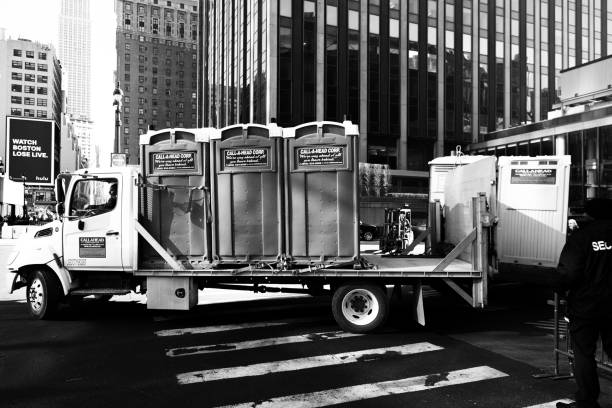 Best Portable bathroom rental  in Lyndhurst, OH